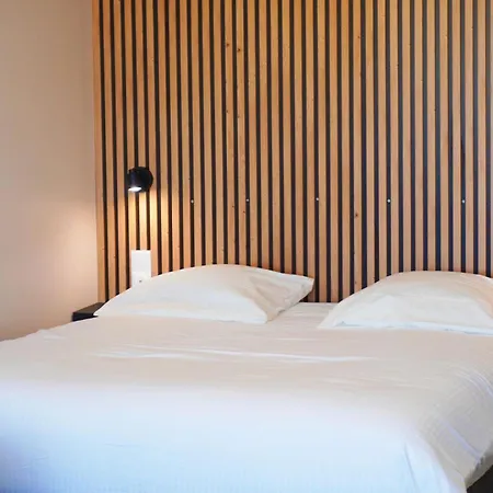 Cosy Devant Rer B Tgv Sncf