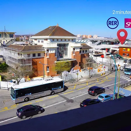 Cosy Devant Rer B Tgv Sncf *