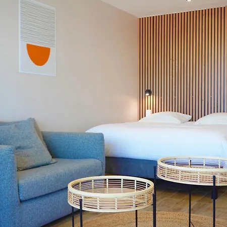 Cosy Devant Rer B Tgv Sncf Massy