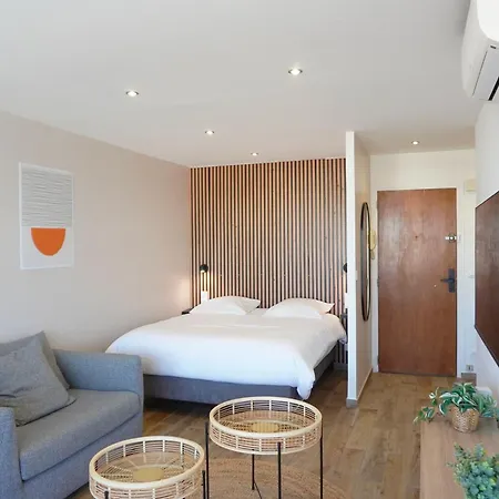 Cosy Devant Rer B Tgv Sncf * Massy