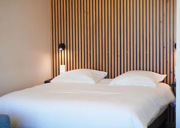 Cosy Devant Rer B Tgv Sncf