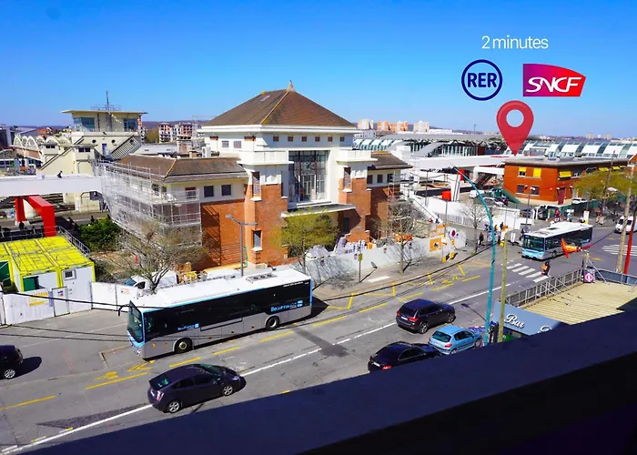 Cosy Devant Rer B Tgv Sncf *